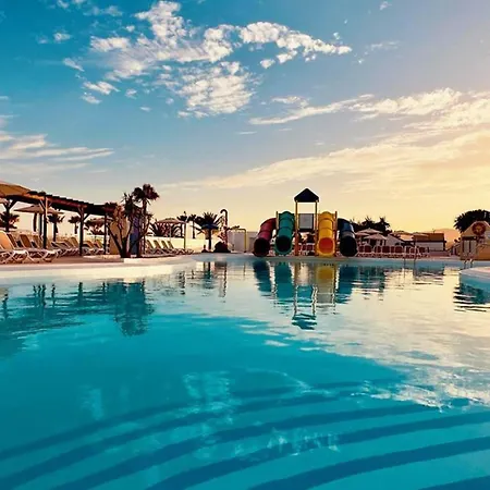 Apartamento Apartment- Sleeps4- Pool- Garden