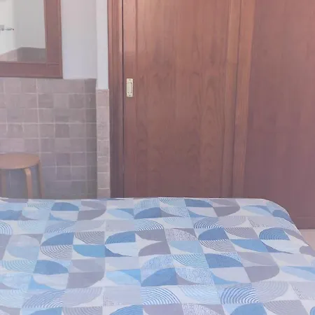 Apartment- Sleeps4- Pool- Garden דירה *
